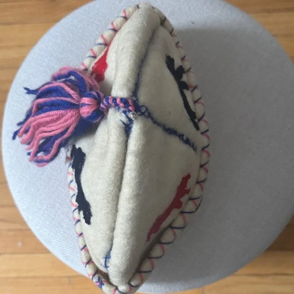 Cozy Hat with Bear Motif in Cream, Red, and Black - Picture 3 of 6